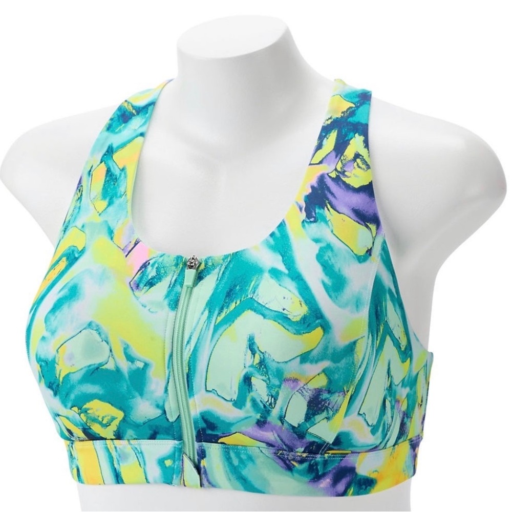 Plus size zippered front sports bra